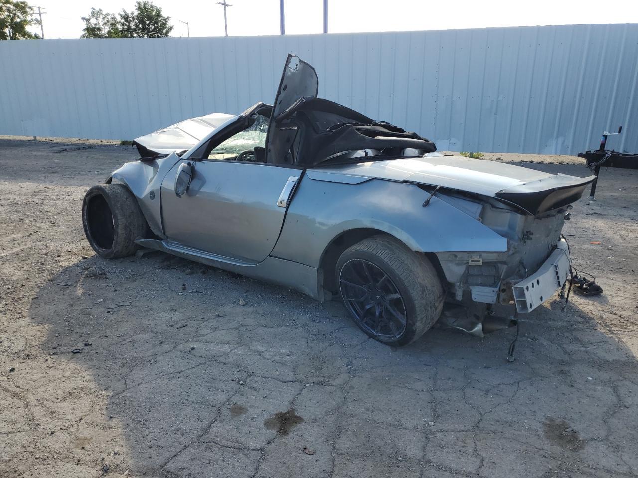 2005 Nissan 350Z Roadster - Фото 2