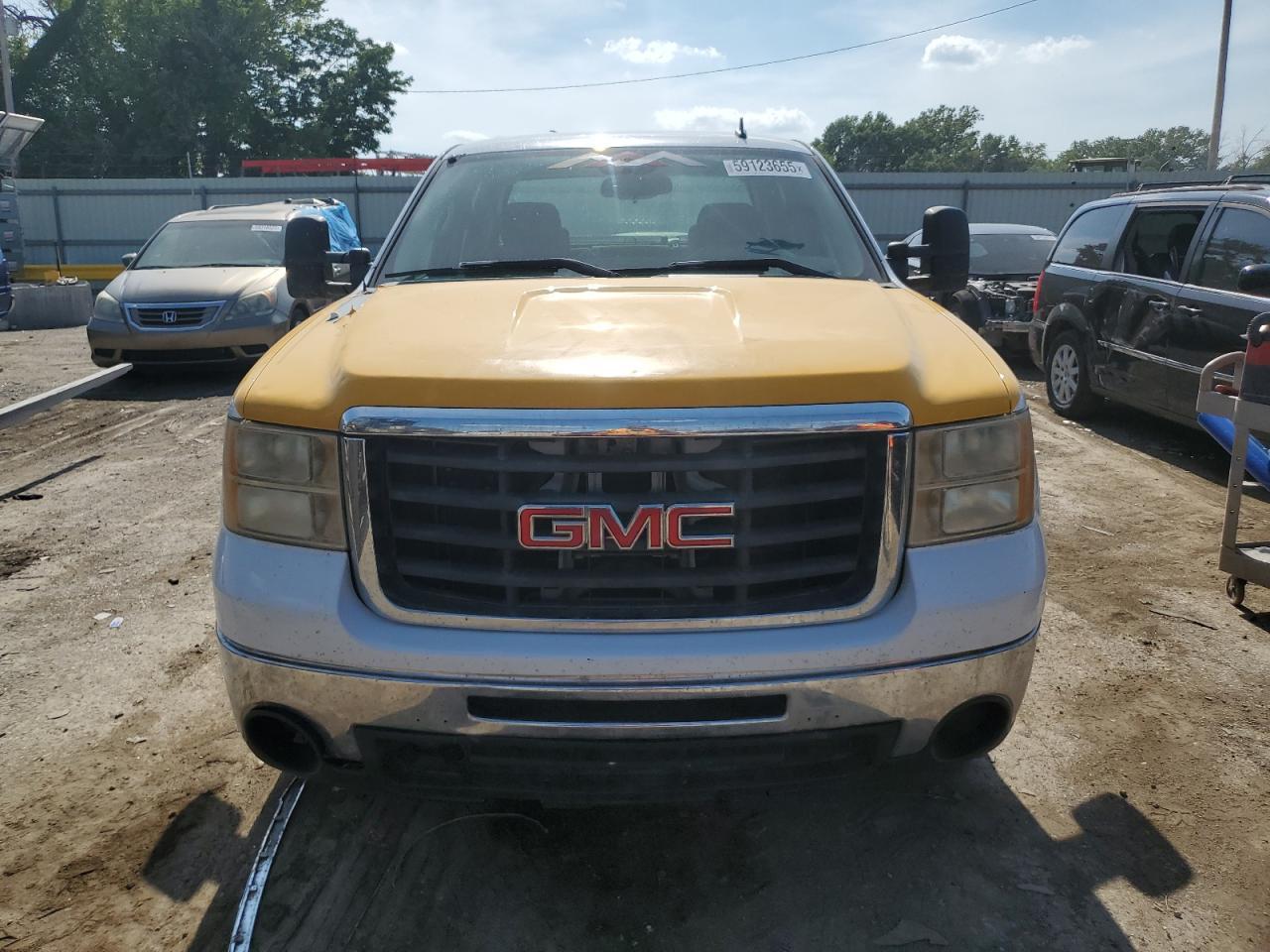 2009 GMC Sierra K3500 - Фото 5