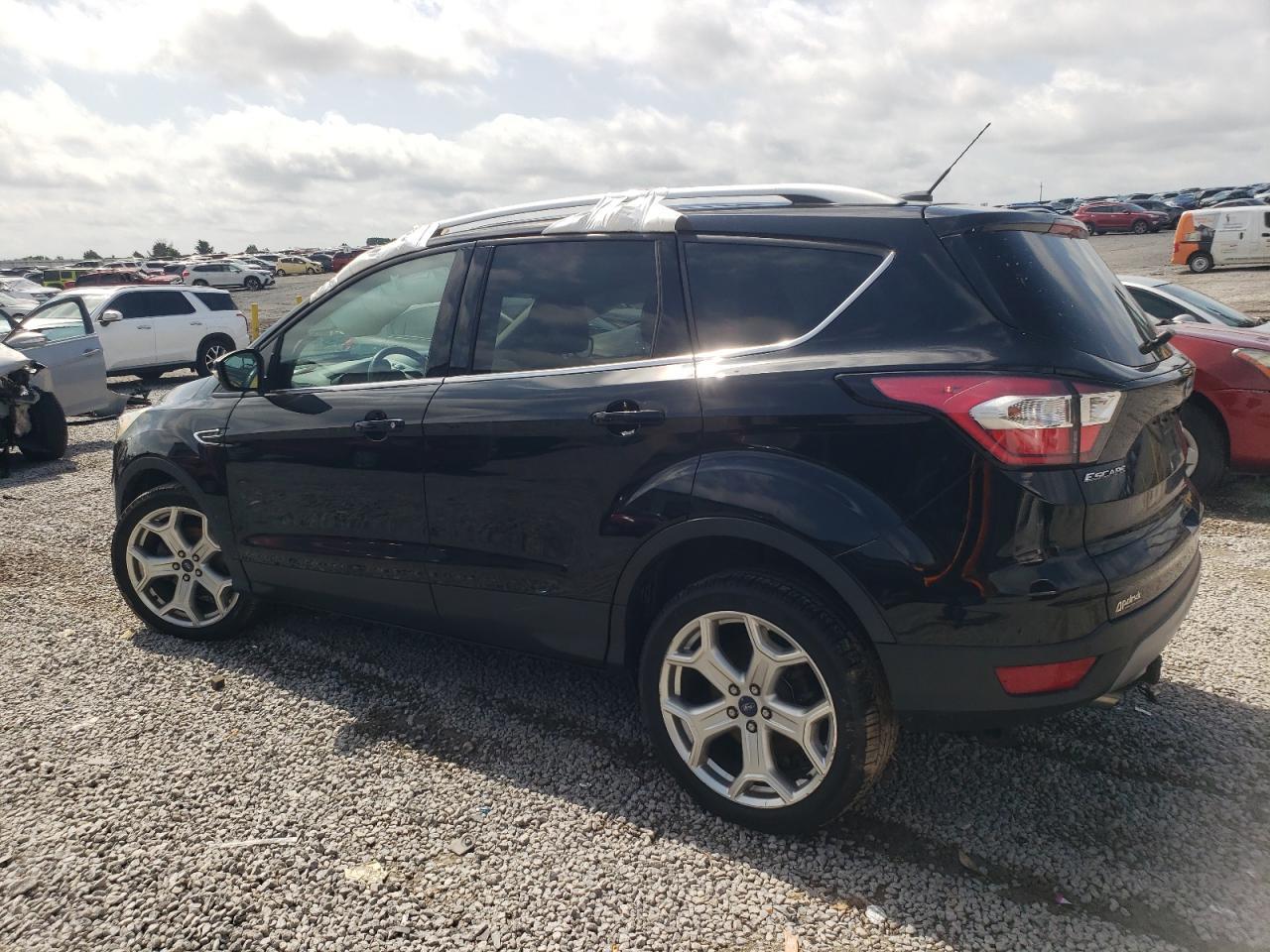 2017 Ford Escape Titanium - Фото 2