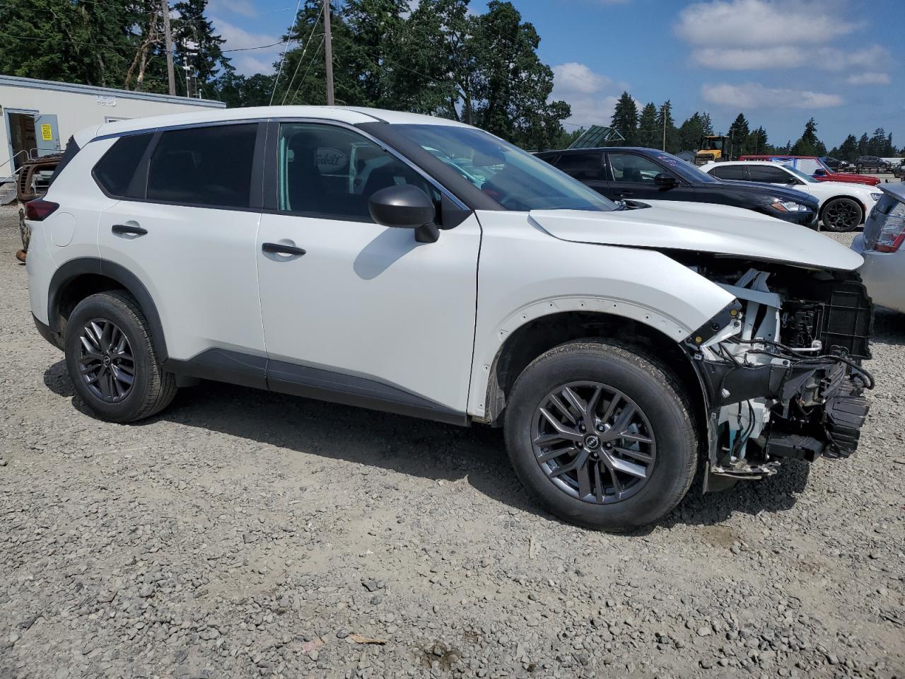 2025 Nissan Rogue S - Image 4