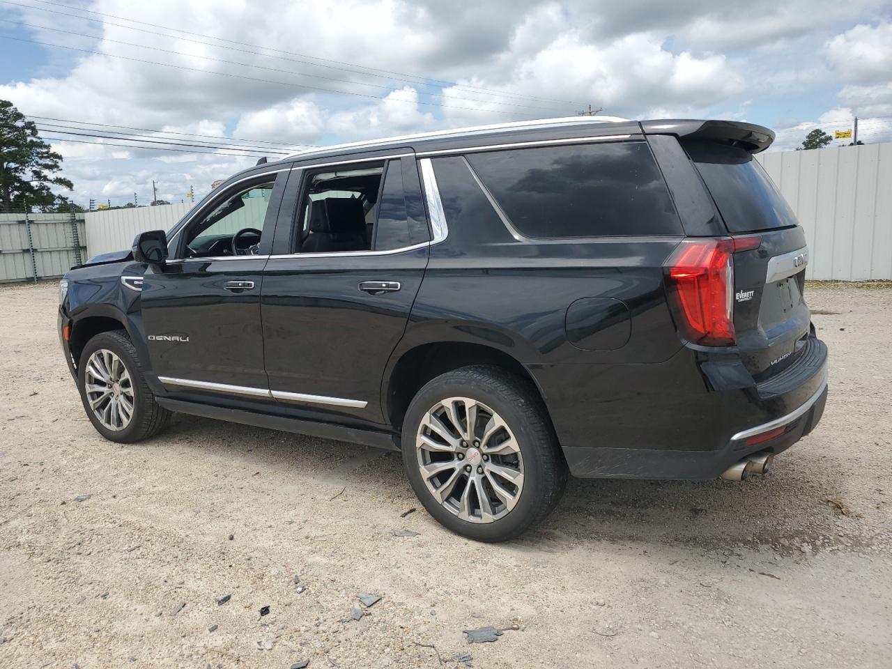 2021 GMC Yukon Denali - Фото 2