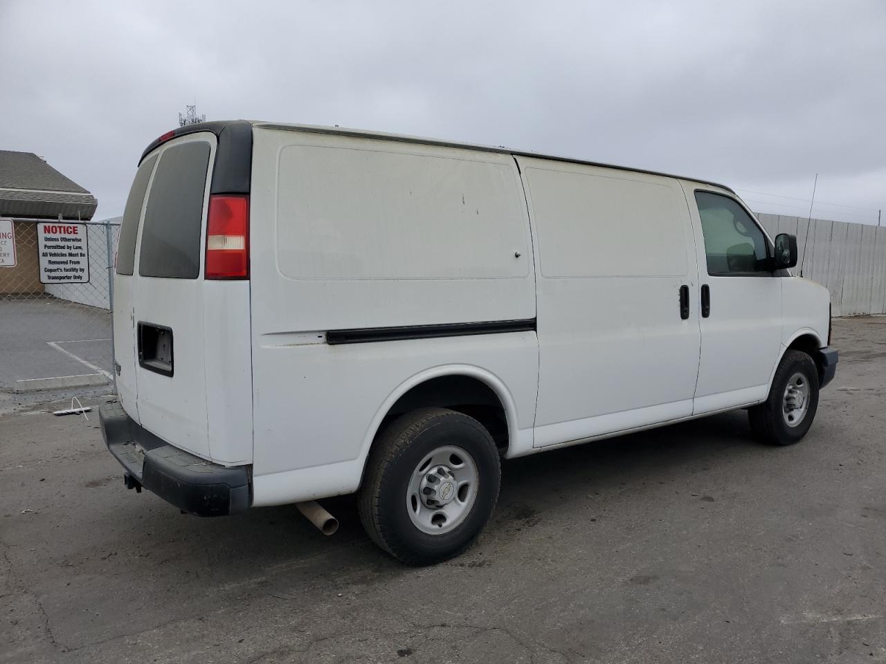 2007 Chevrolet Express G2500 - Image 3