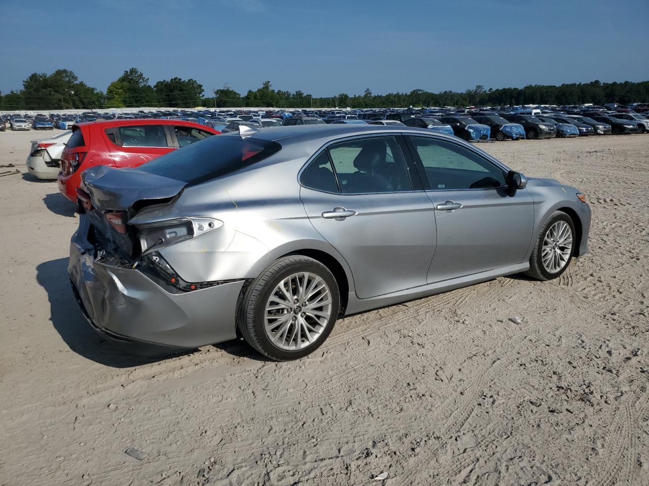 2020 Toyota Camry Xle - Image 3