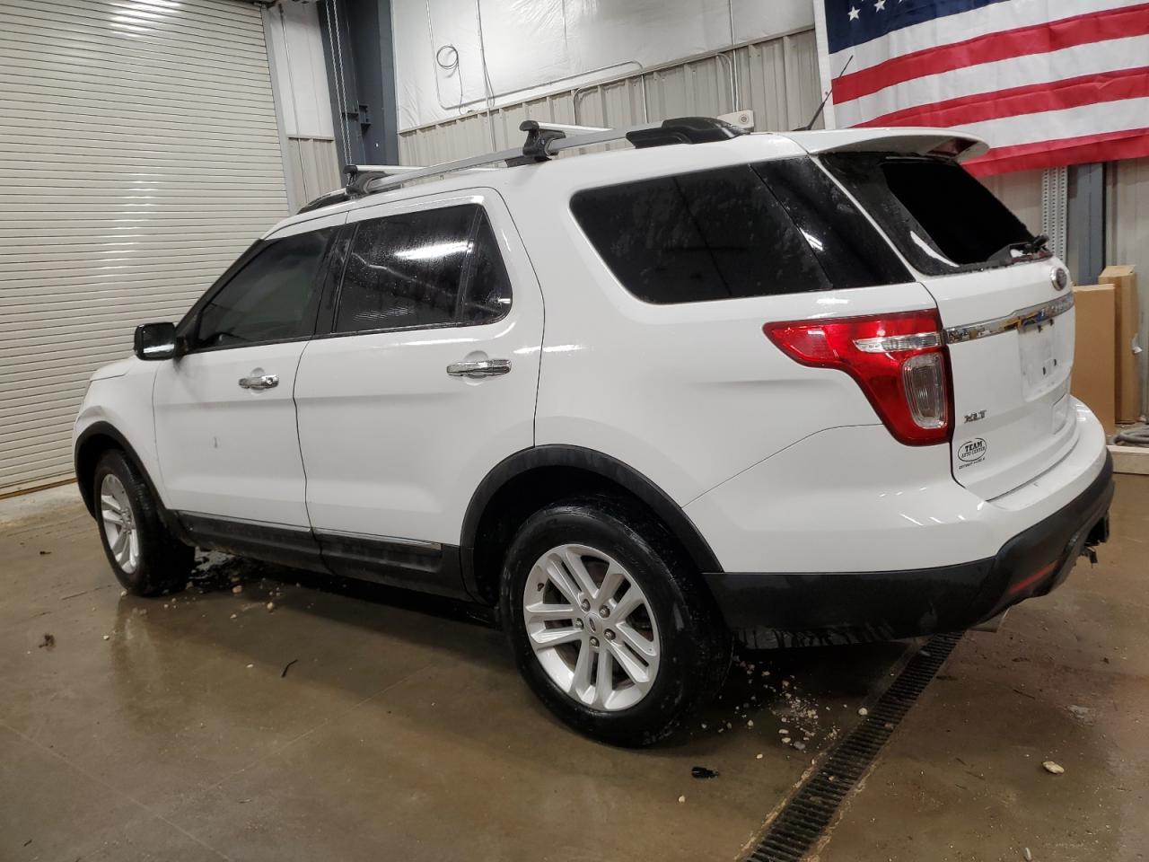 2015 Ford Explorer Xlt - Фото 2