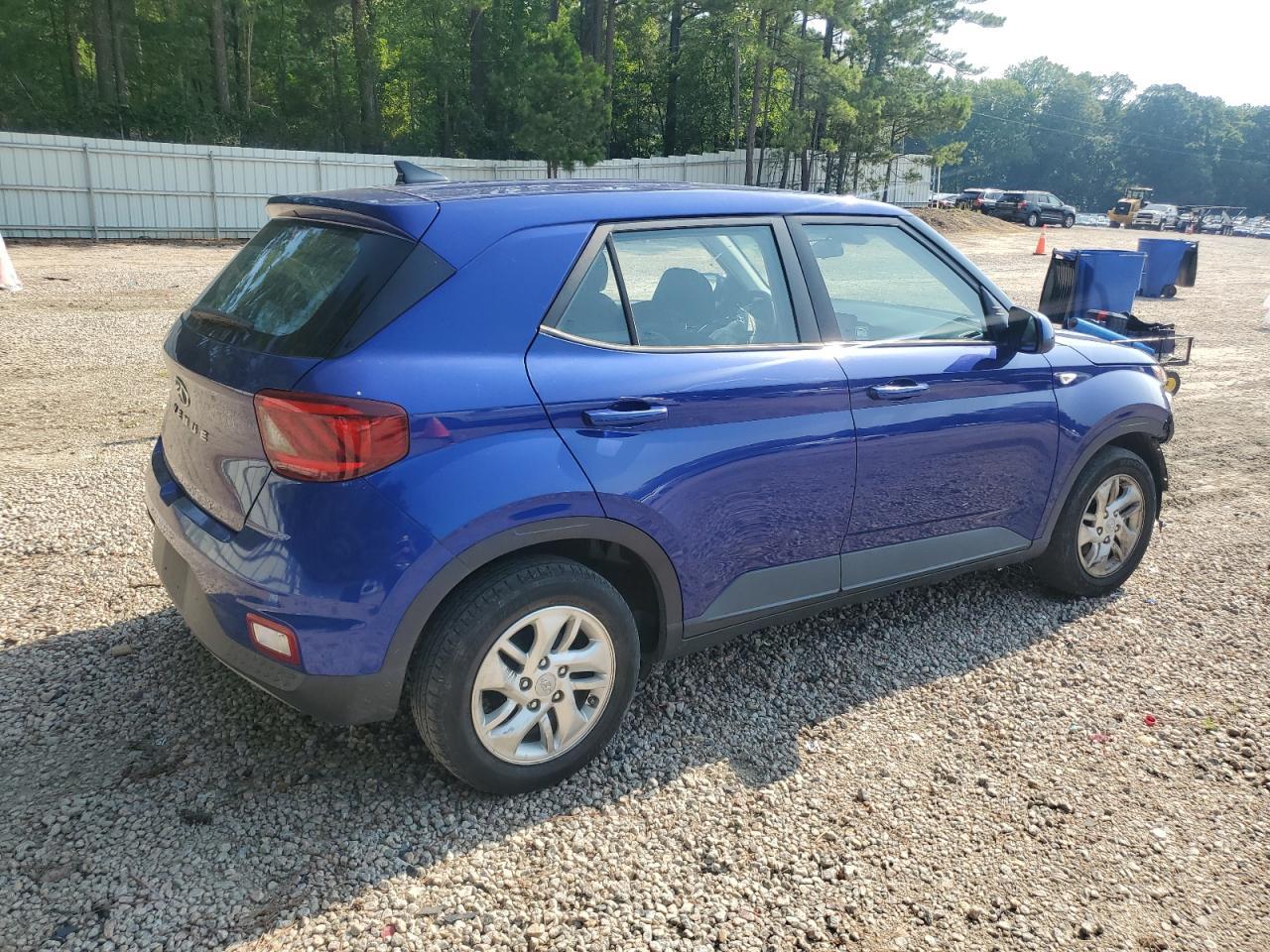 2021 Hyundai Venue Se - Image 3