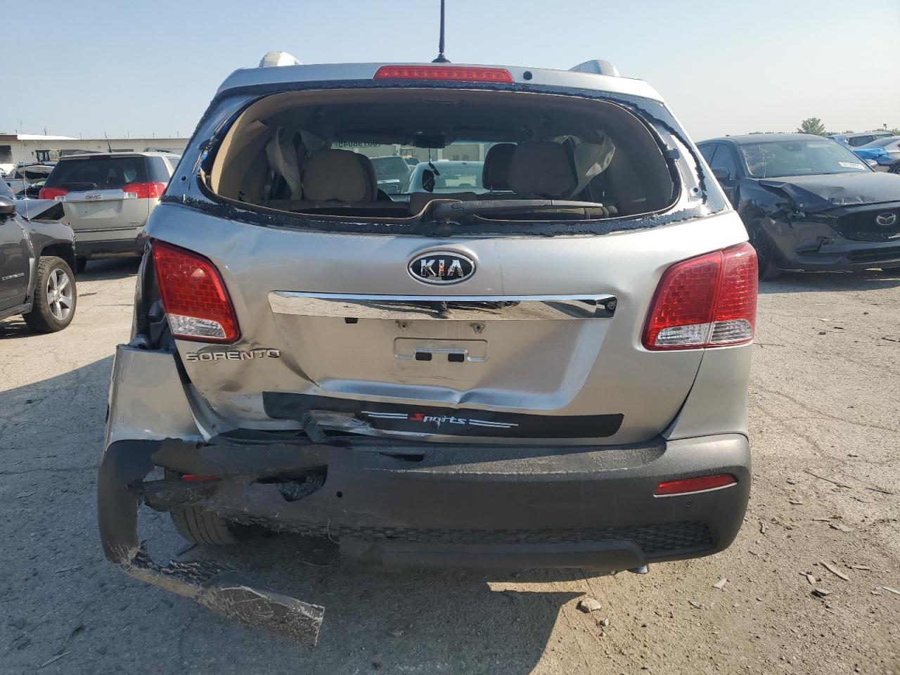 2013 Kia Sorento Lx - Image 6