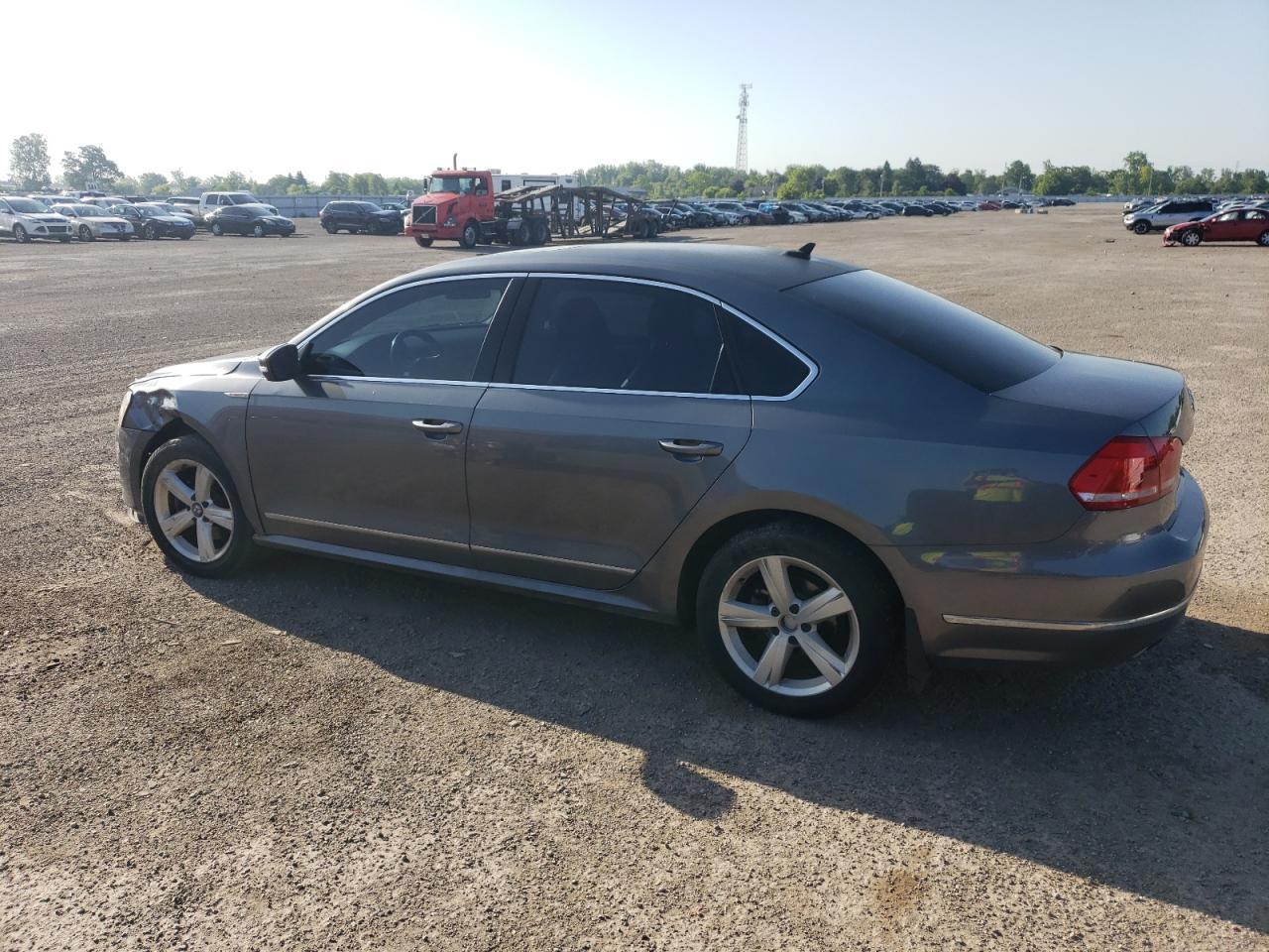 2014 Volkswagen Passat Se - Image 2
