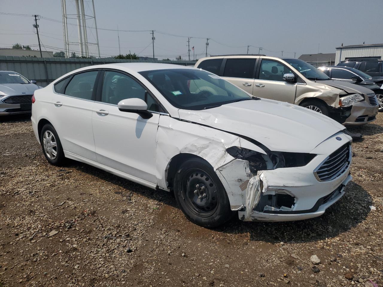 2019 Ford Fusion S - Фото 4