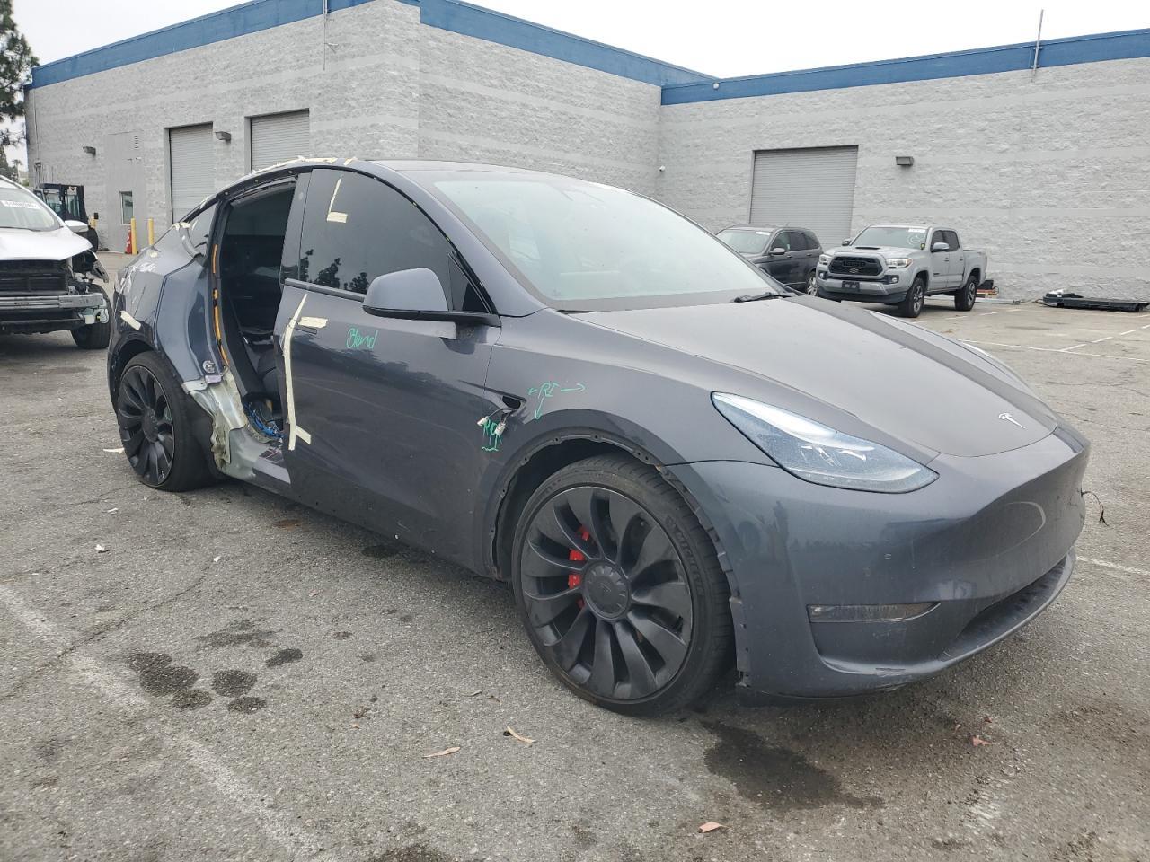 2022 Tesla Model Y - Image 4