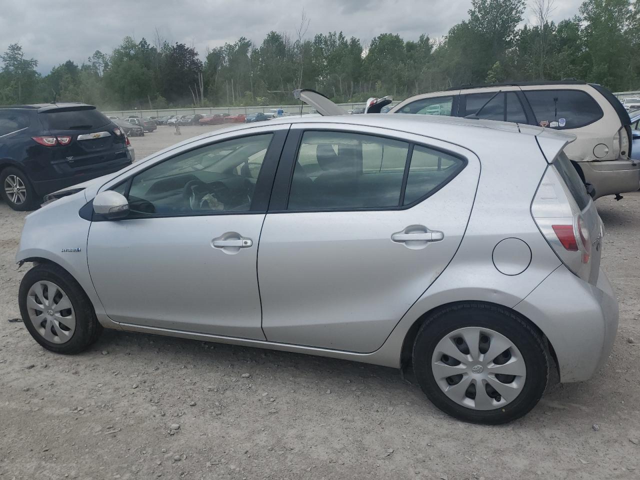 2014 Toyota Prius C - Image 2
