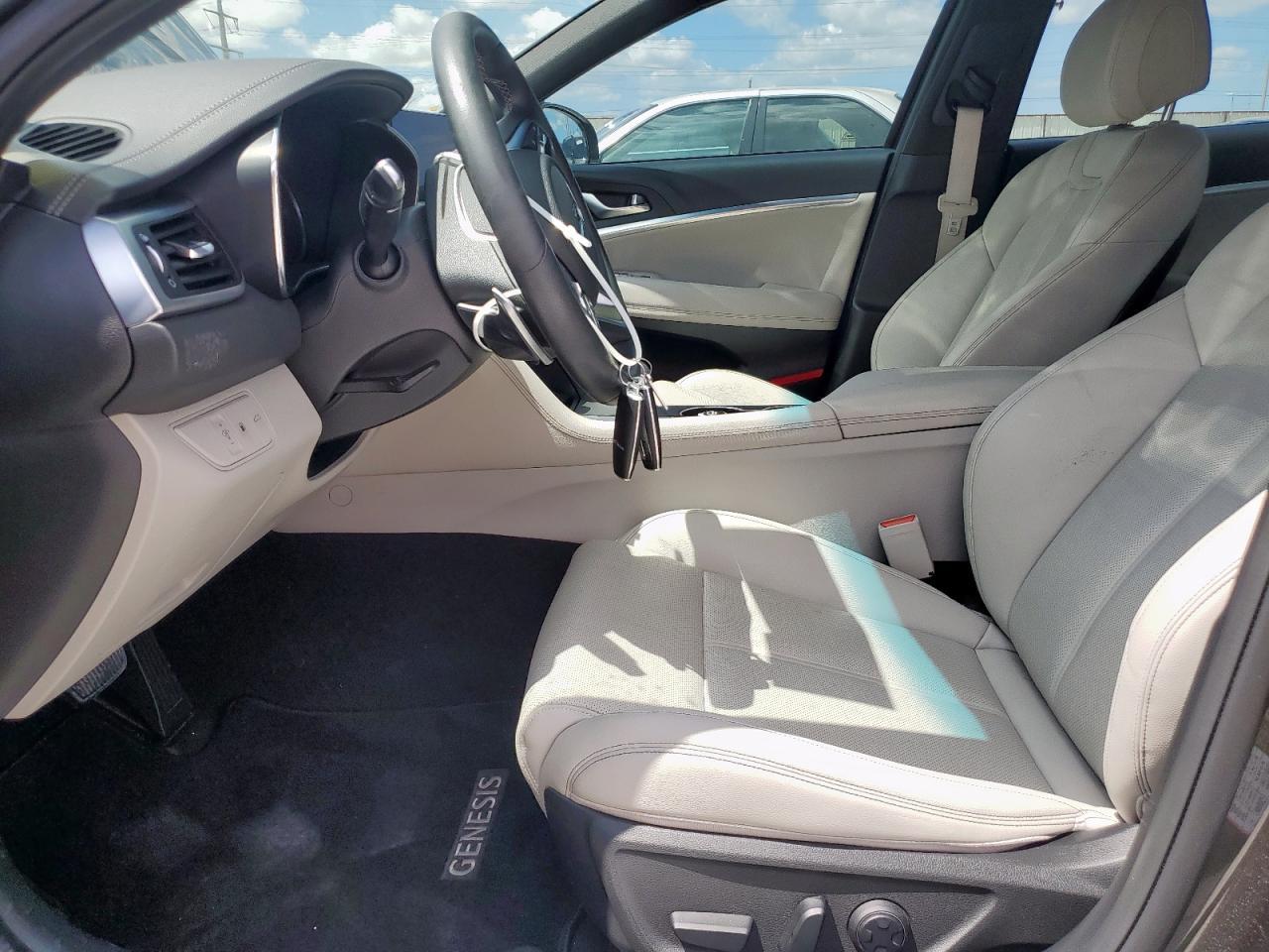 2023 Genesis G70 Base - Фото 7