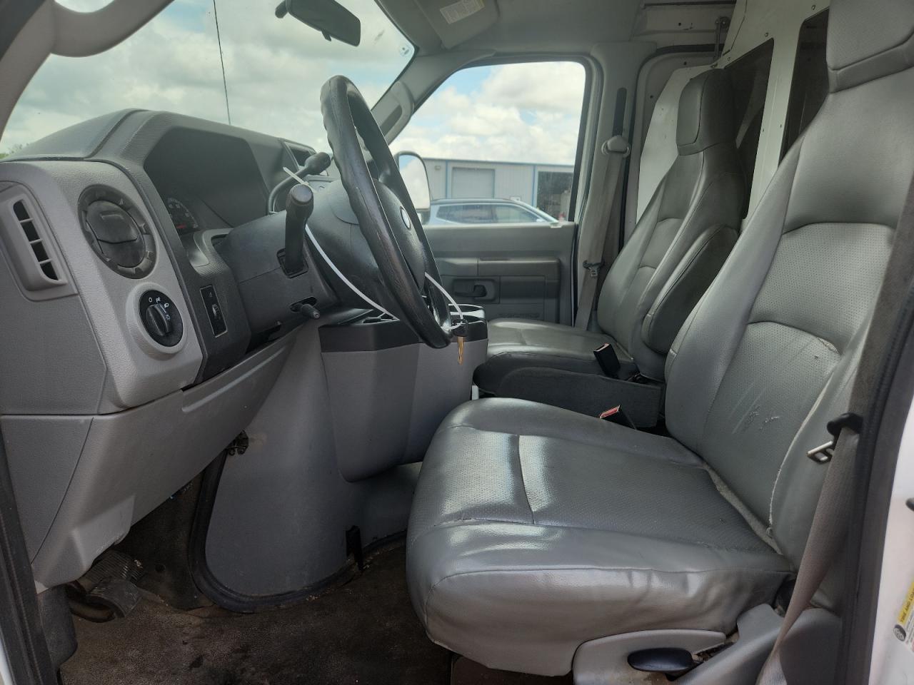 2013 Ford Econoline E150 Van - Фото 7