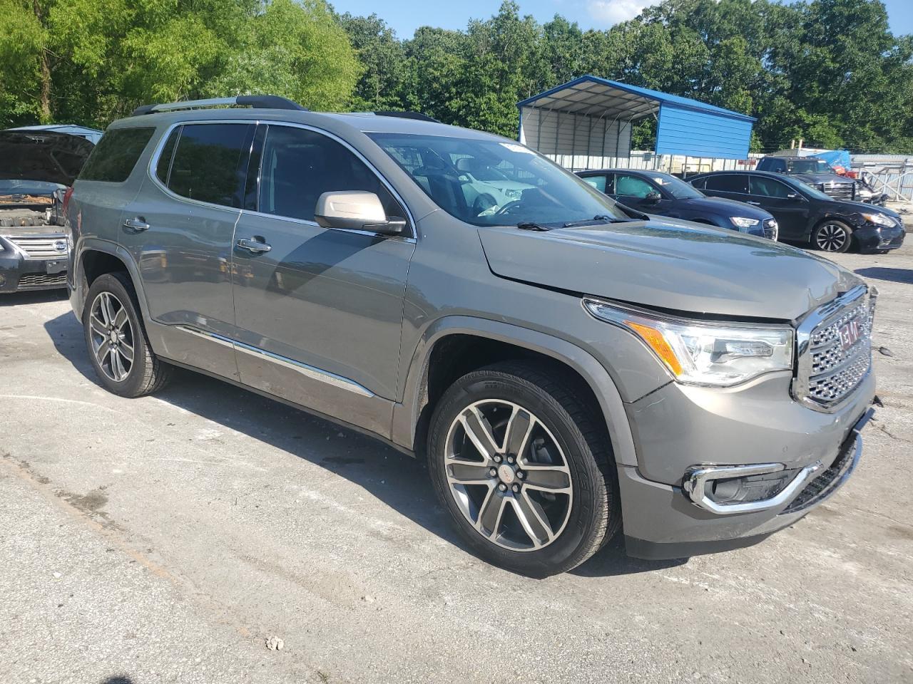 2019 GMC Acadia Denali - Image 4