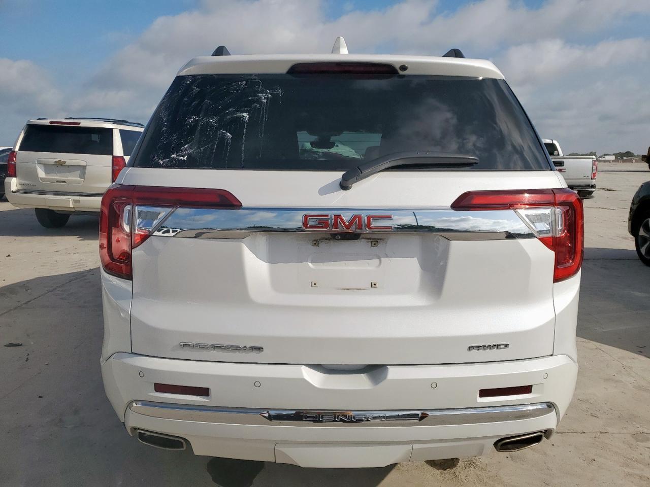2023 GMC Acadia Denali - Фото 6