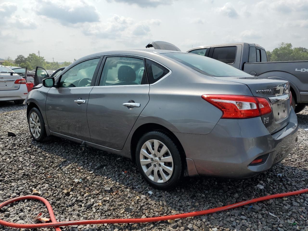 2017 Nissan Sentra S - Фото 2