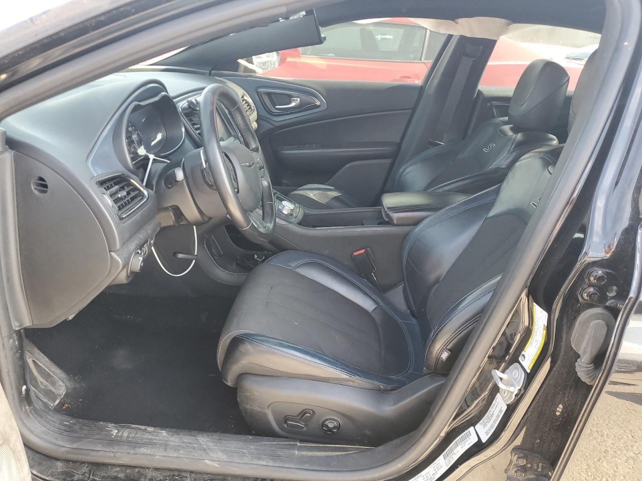 2015 Chrysler 200 S - Image 7