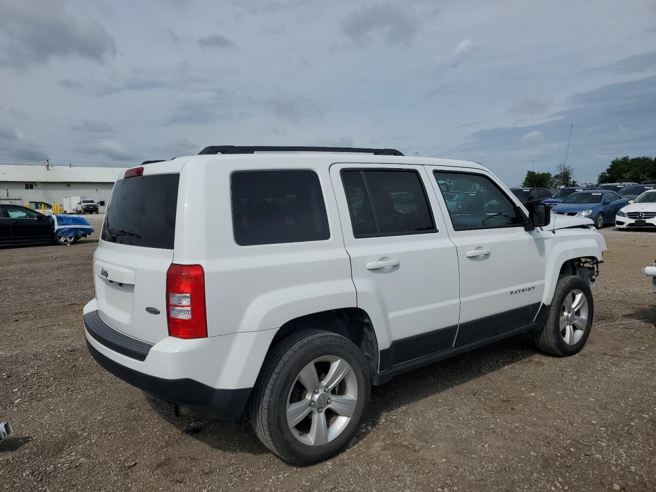 2016 Jeep Patriot Latitude - Фото 3