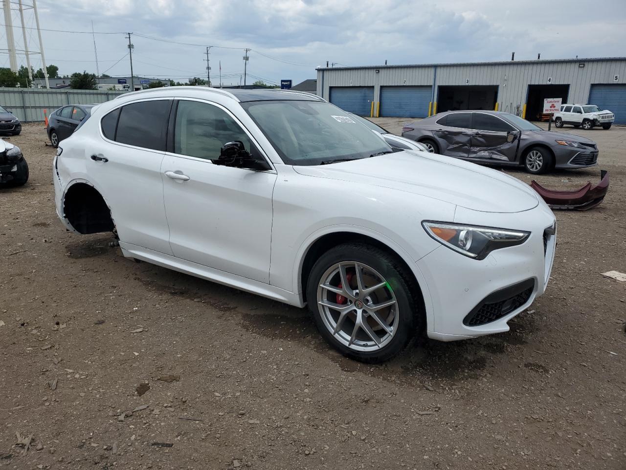 2021 Alfa Romeo Stelvio Ti - Фото 4