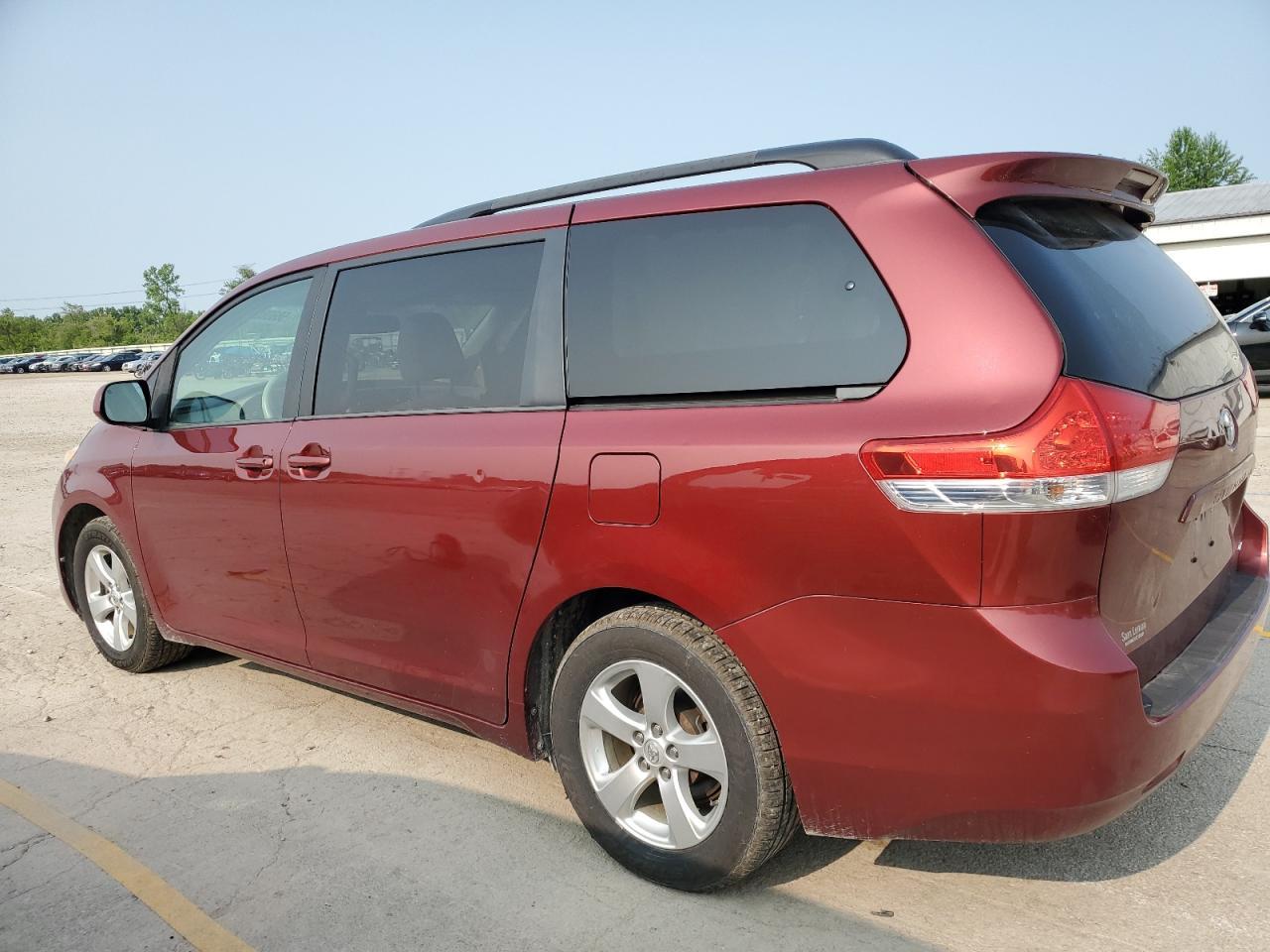2014 Toyota Sienna Le - Фото 2