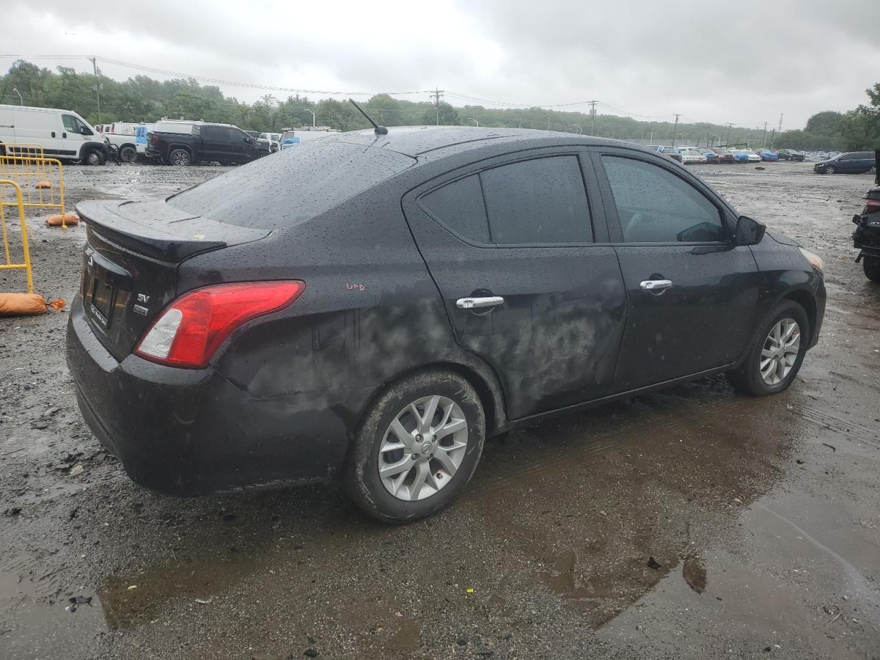 2018 Nissan Versa S - Фото 3
