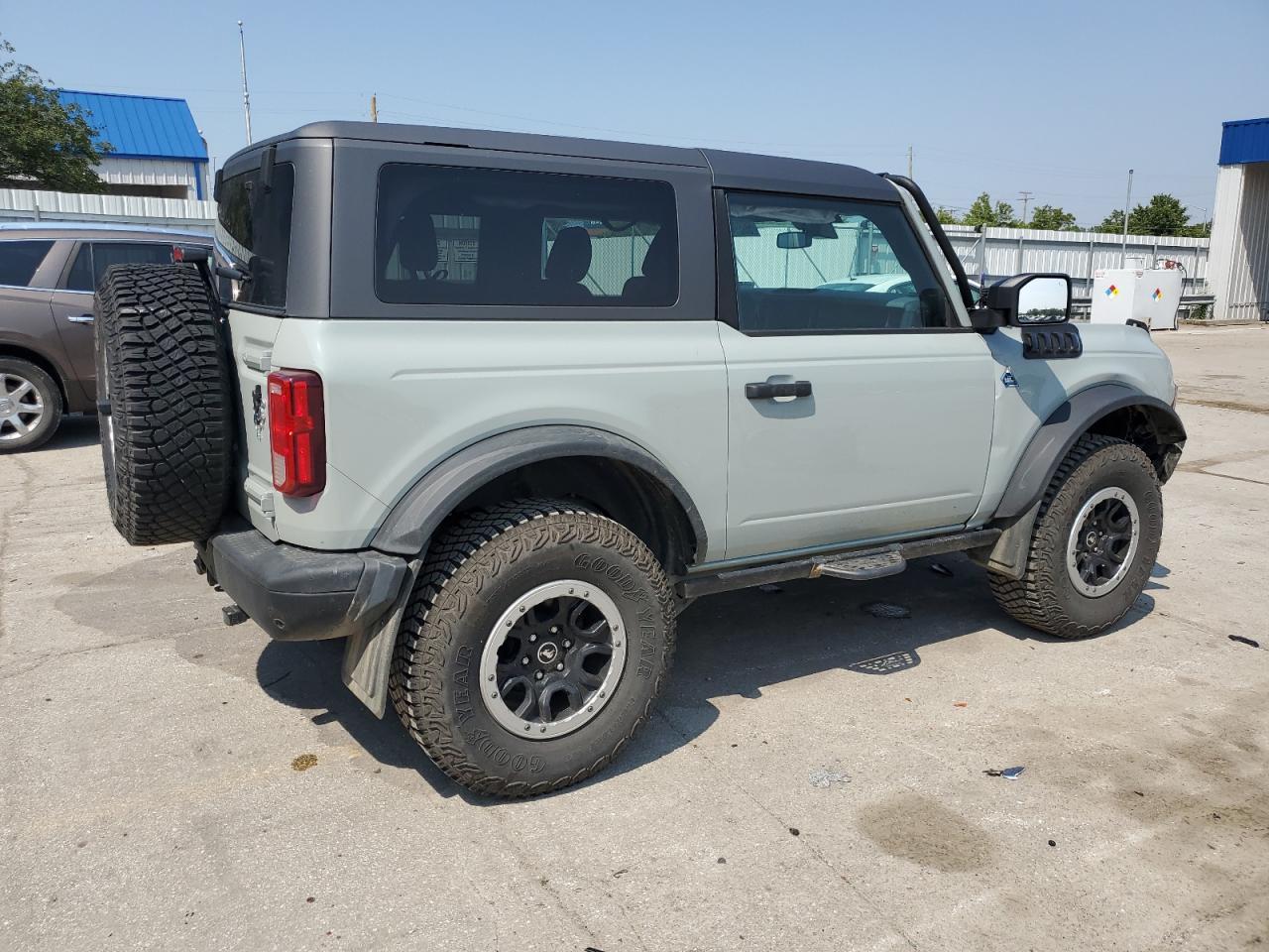2024 Ford Bronco Black Diamond - Image 3