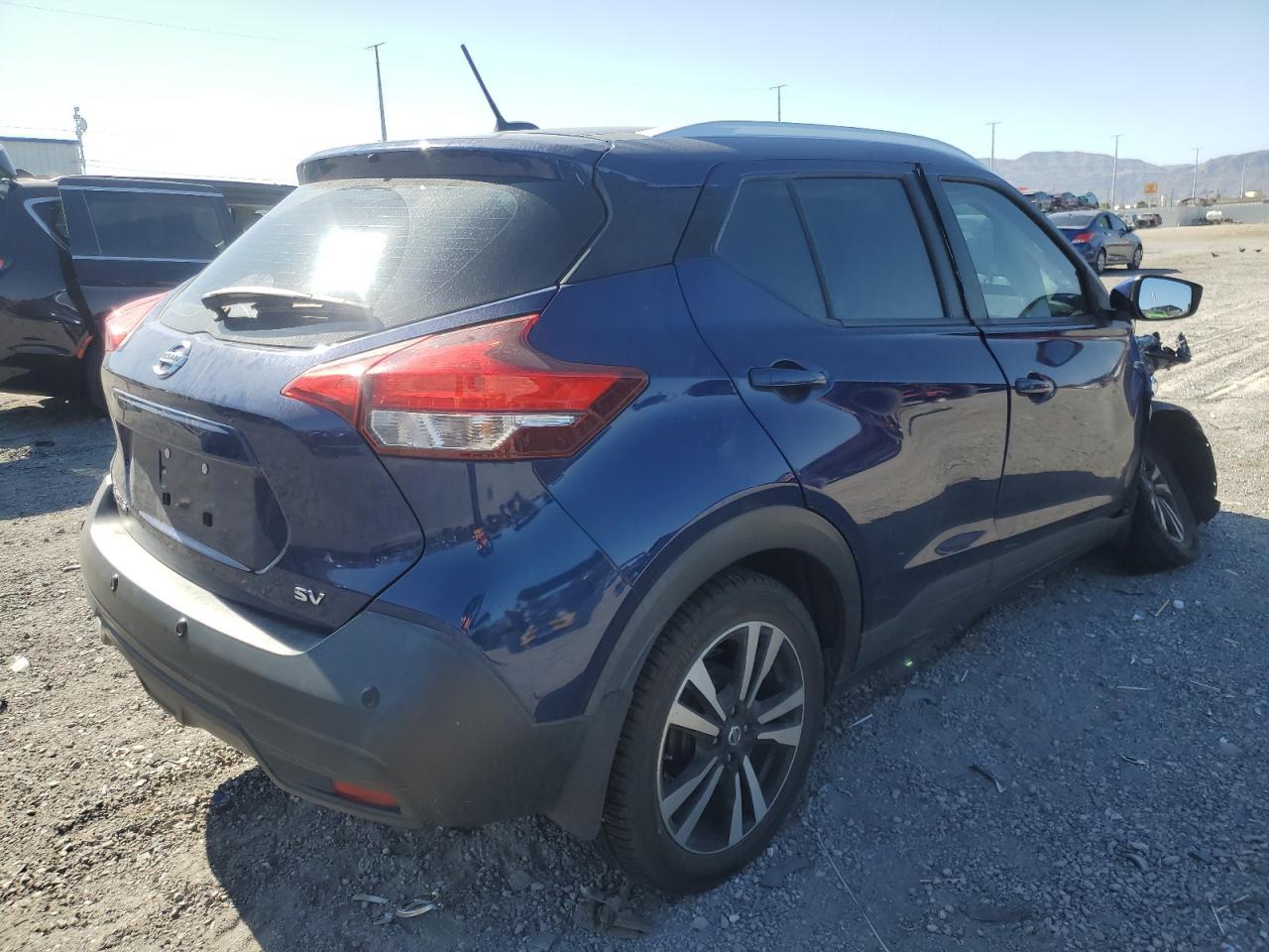 2020 Nissan Kicks Sv - Image 3