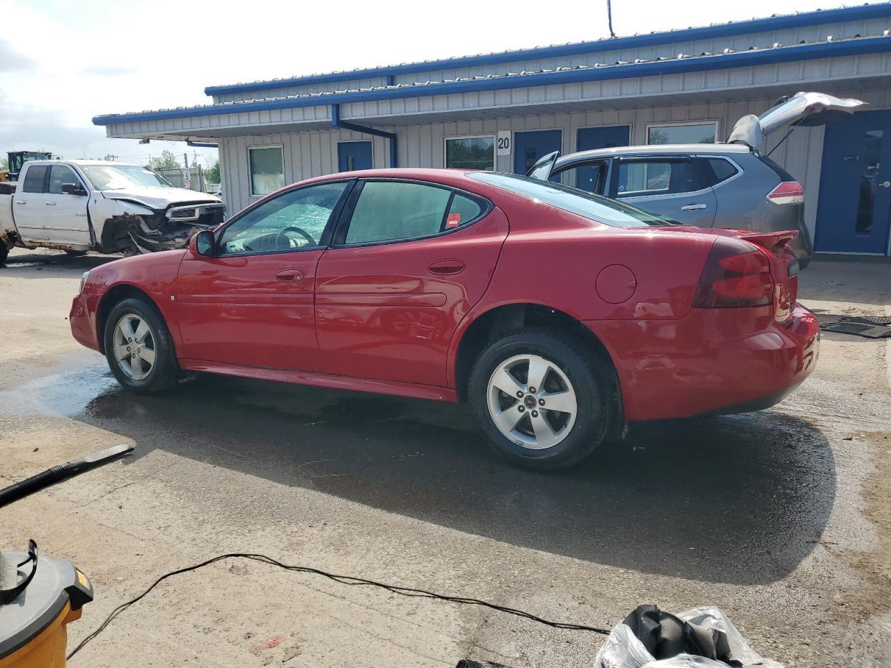 2006 Pontiac Grand Prix - Image 2