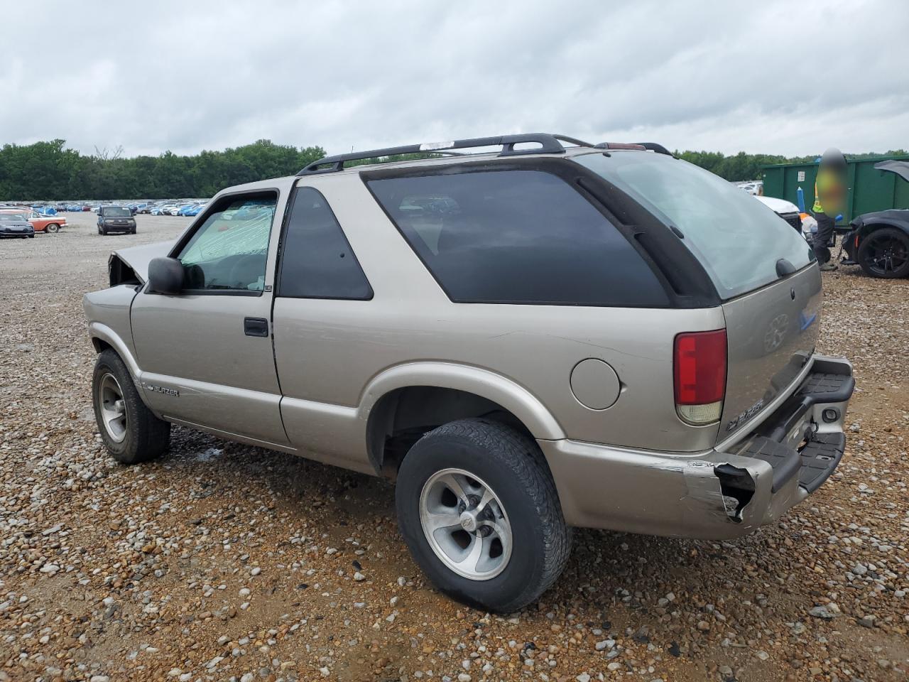 2002 Chevrolet Blazer - Image 2