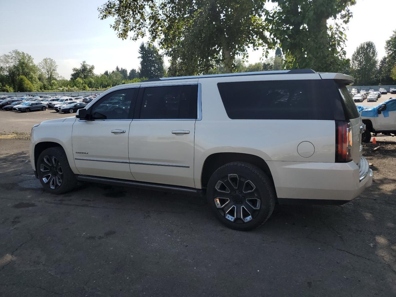 2015 GMC Yukon Xl Denali - Image 2