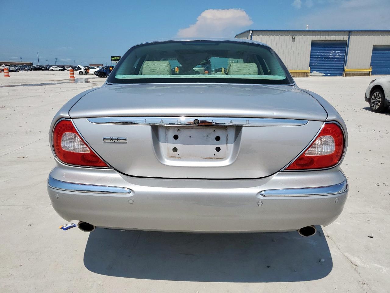 2004 Jaguar Xj8 - Image 6