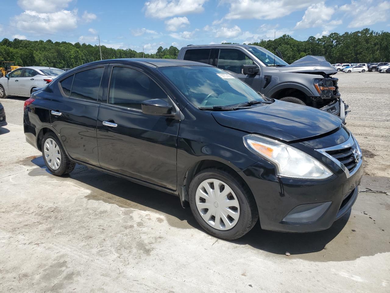 2016 Nissan Versa S - Фото 4