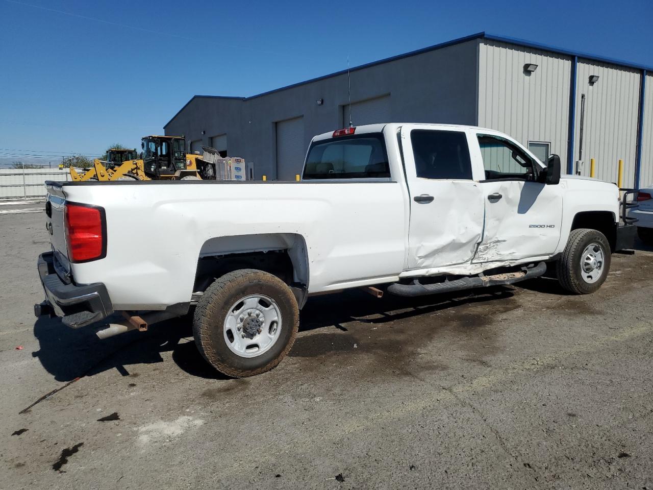 2015 Chevrolet Silverado C2500 Heavy Duty - Фото 3