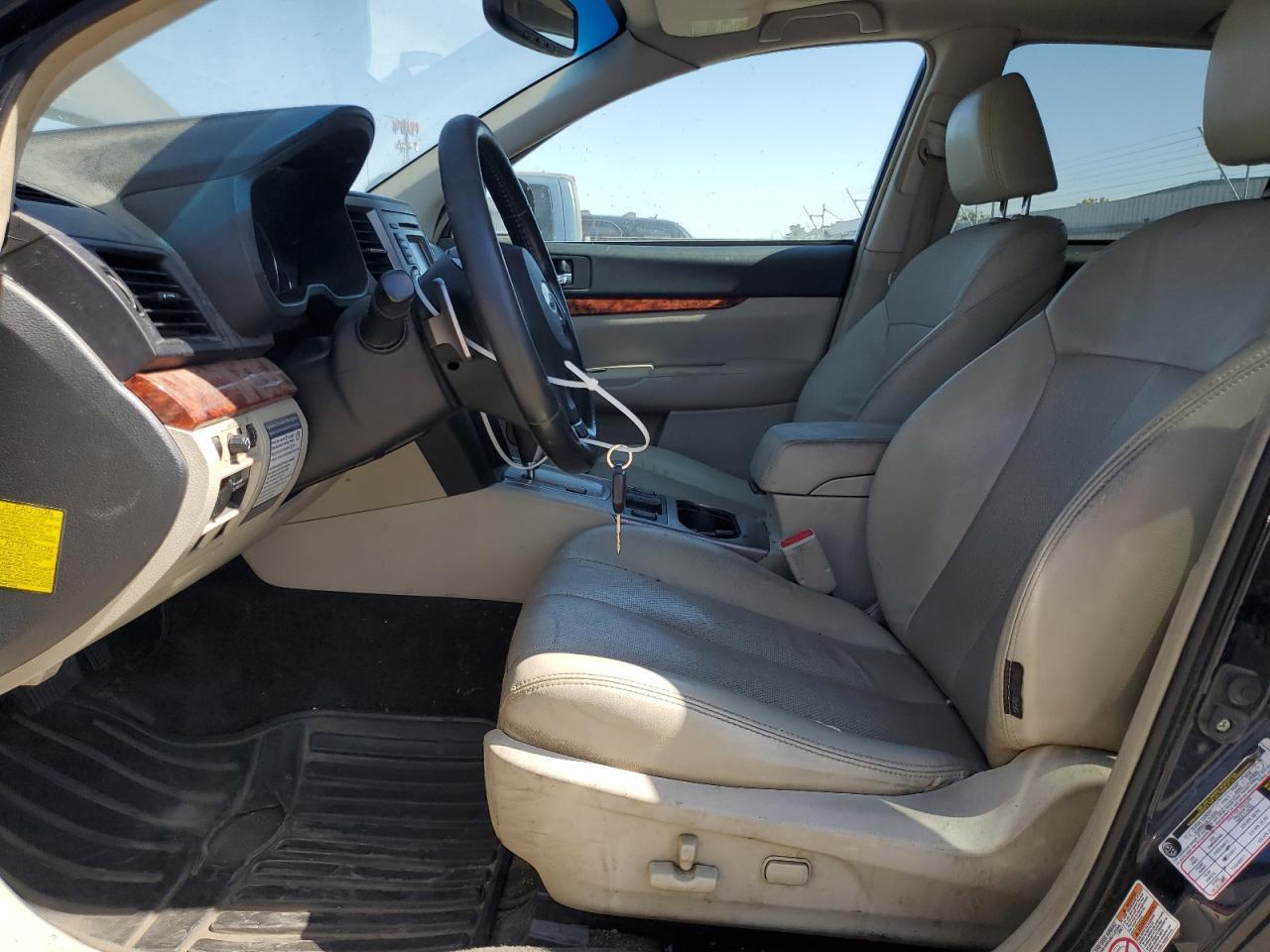 2012 Subaru Outback 2.5I Limited - Image 7