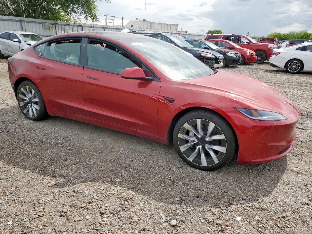 2024 Tesla Model 3 - Фото 4