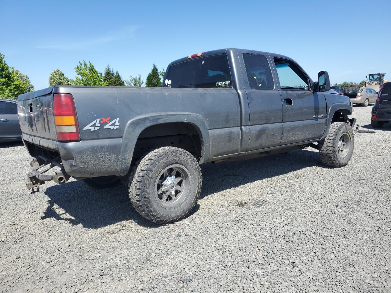 2002 Chevrolet Silverado K2500 Heavy Duty - Image 3