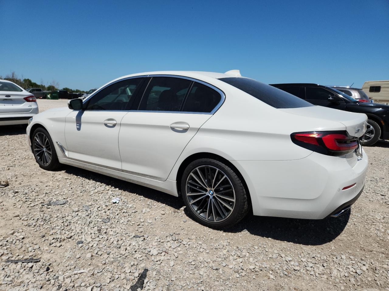 2022 BMW 530 Xi - Фото 2