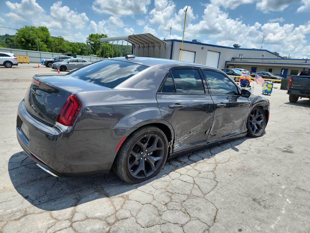 2022 Chrysler 300 S - Image 3