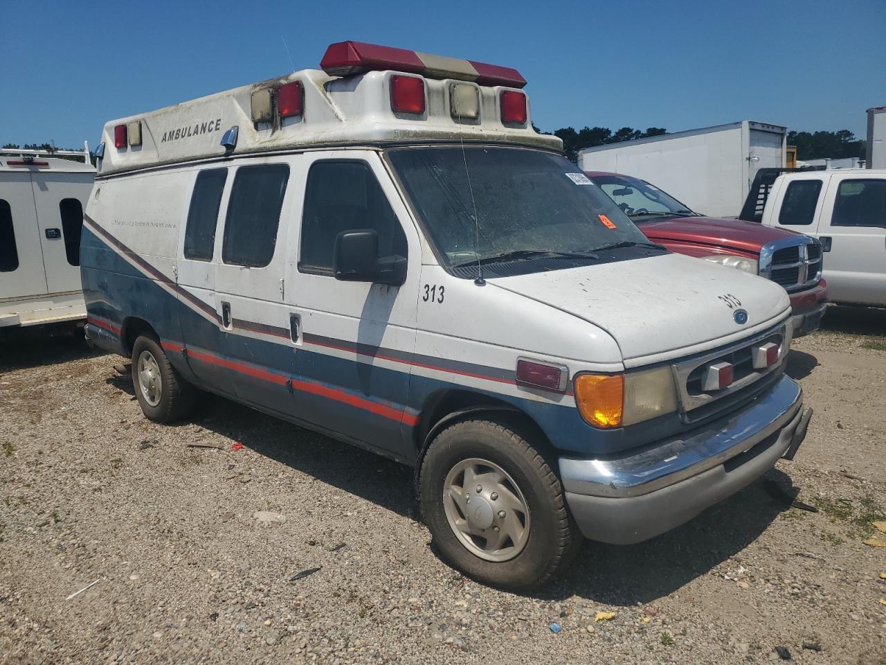2003 Ford Econoline E350 Super Duty Van - Фото 4