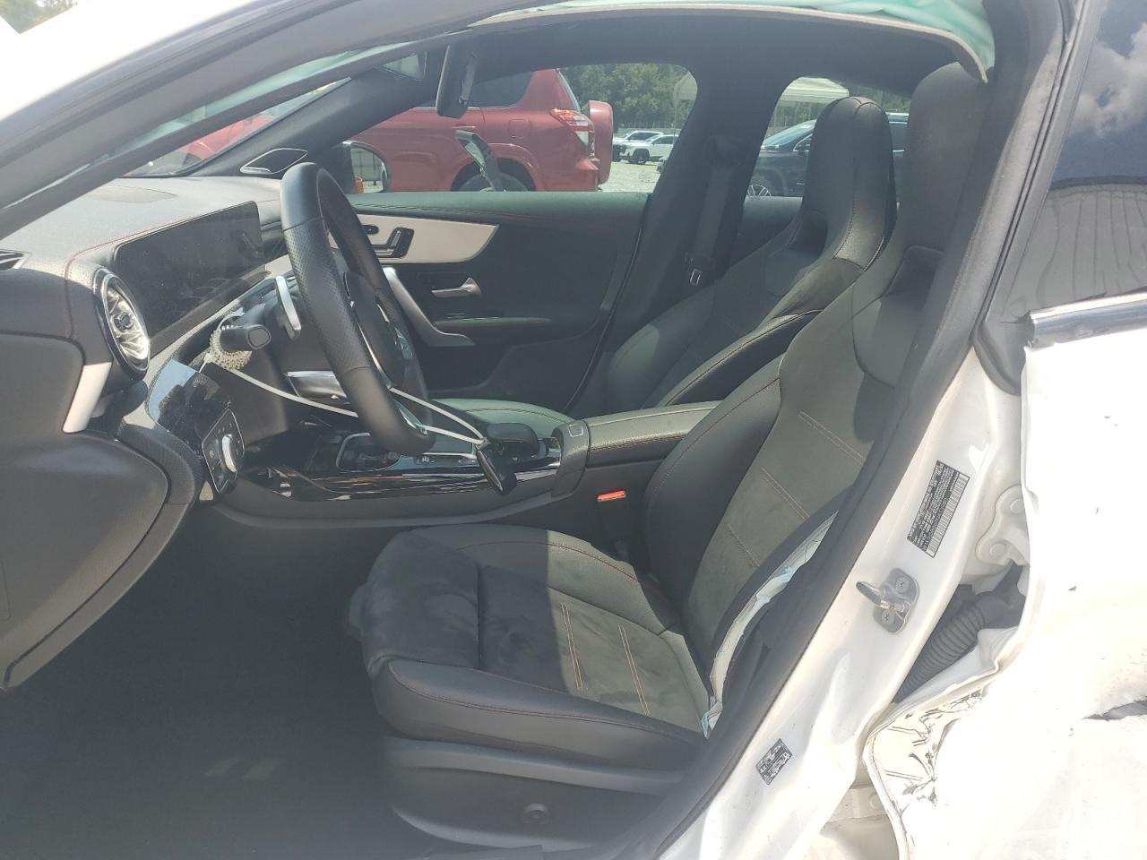 2023 Mercedes-Benz Cla Amg 35 4Matic - Фото 7