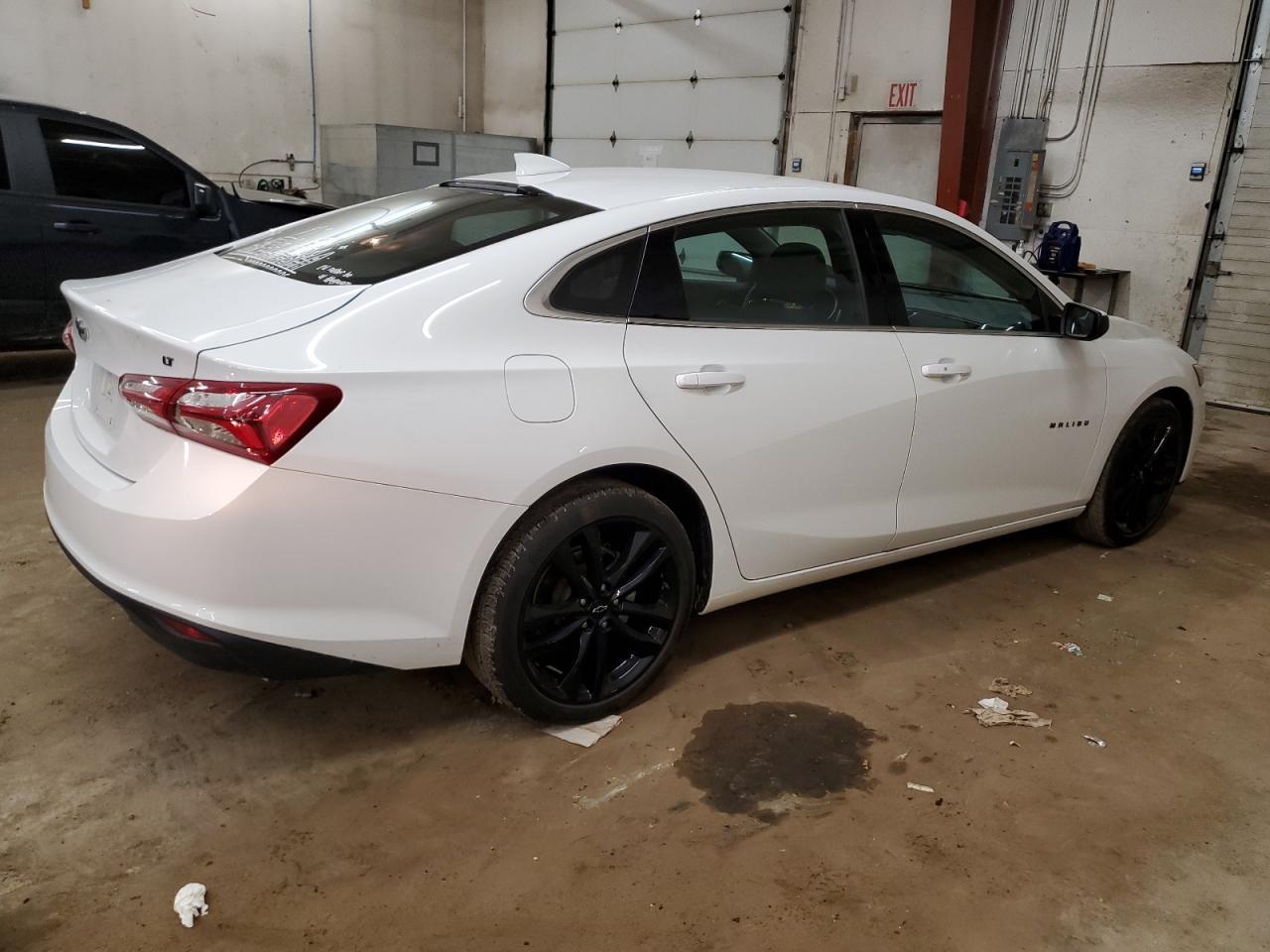 2023 Chevrolet Malibu Lt - Фото 3