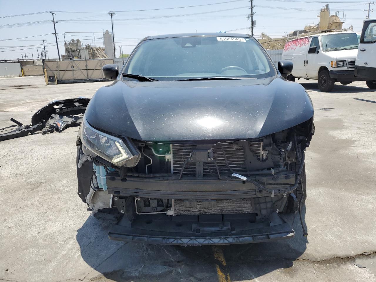 2020 Nissan Rogue Sport S - Image 5