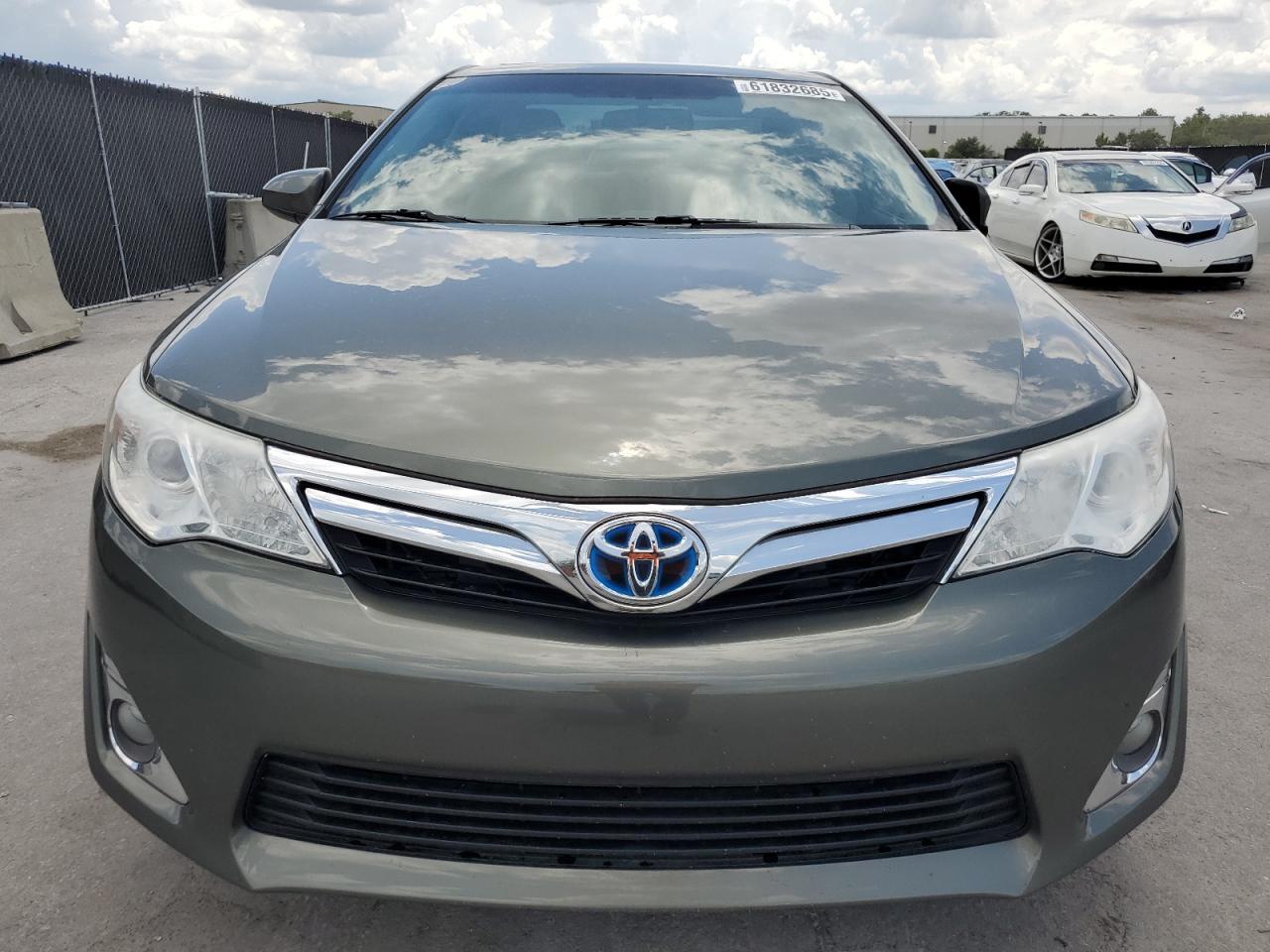 2014 Toyota Camry Hybrid - Image 5