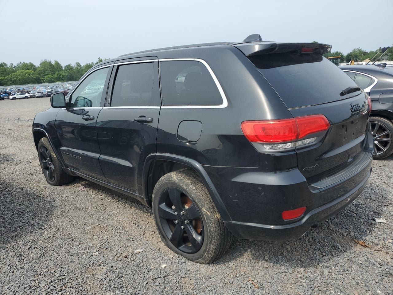 2014 Jeep Grand Cherokee Laredo - Image 2