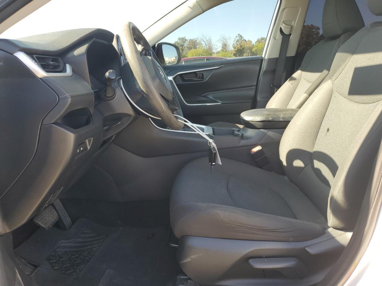 2019 Toyota Rav4 Le - Image 7