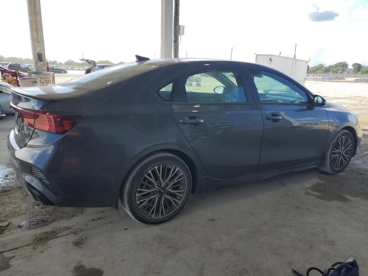 2024 Kia Forte Gt Line - Image 3