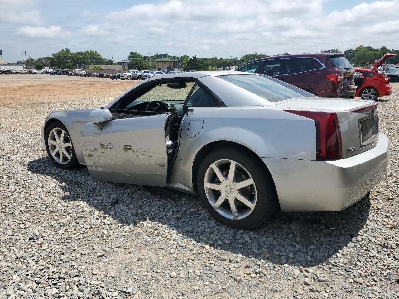 2006 Cadillac Xlr - Image 2