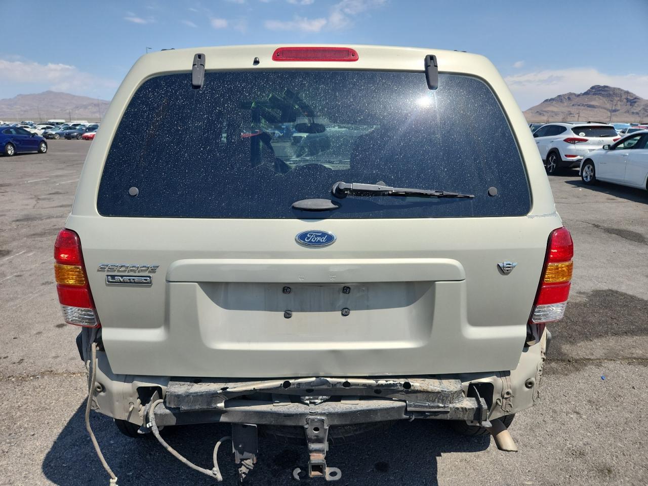 2005 Ford Escape Limited - Image 6