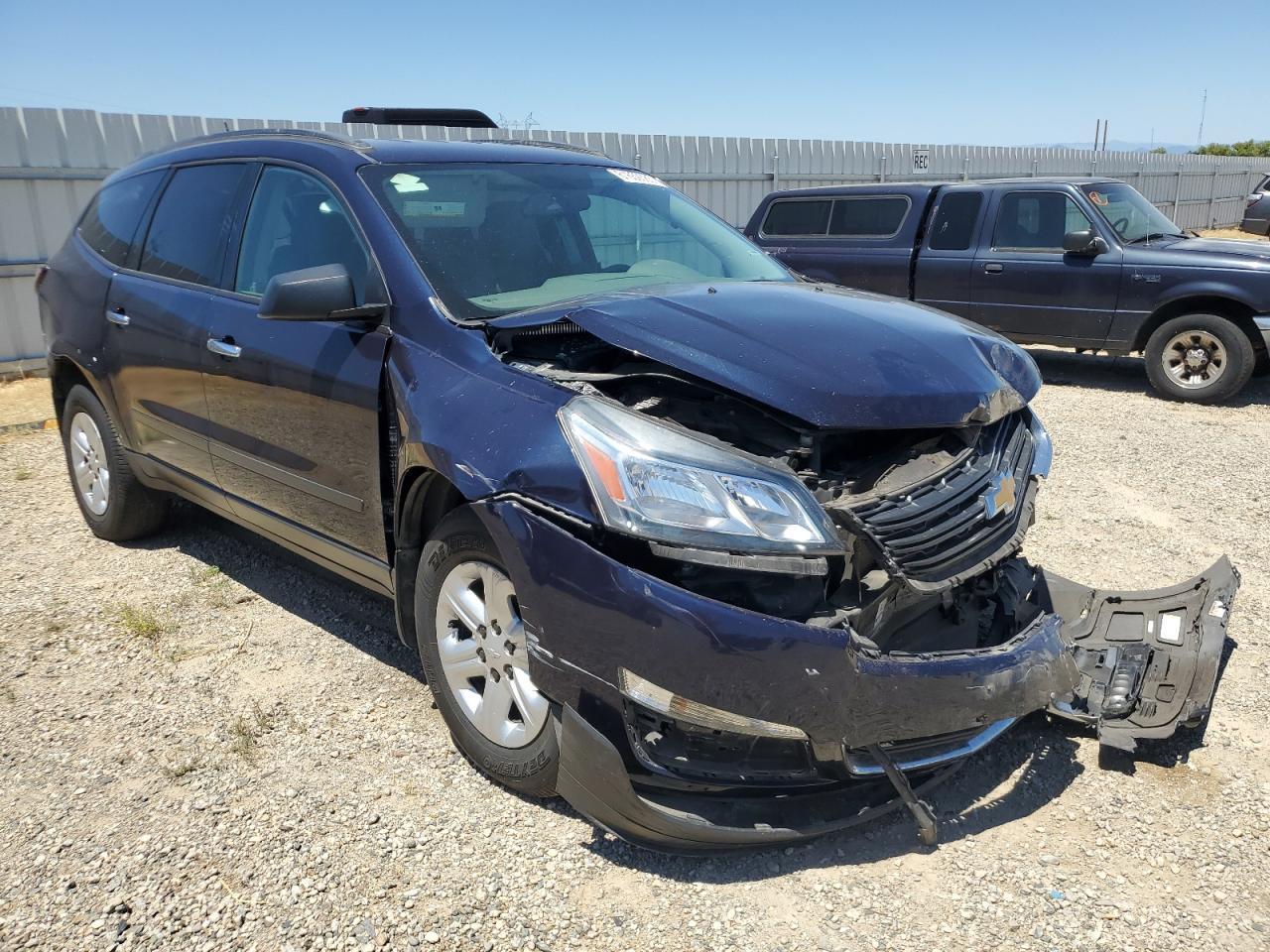 2017 Chevrolet Traverse Ls - Image 4