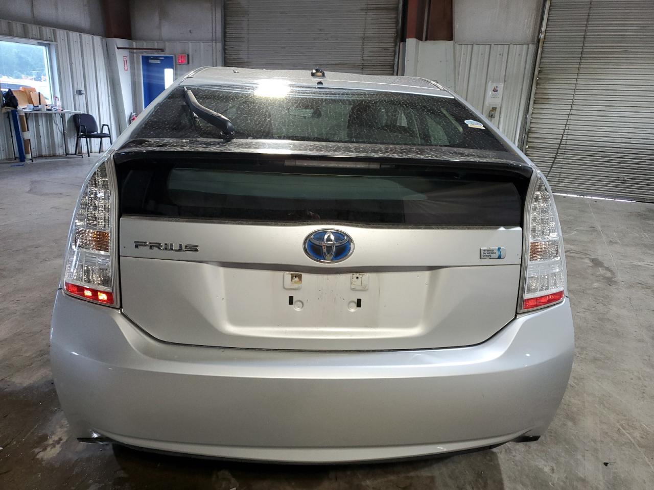 2010 Toyota Prius - Image 6