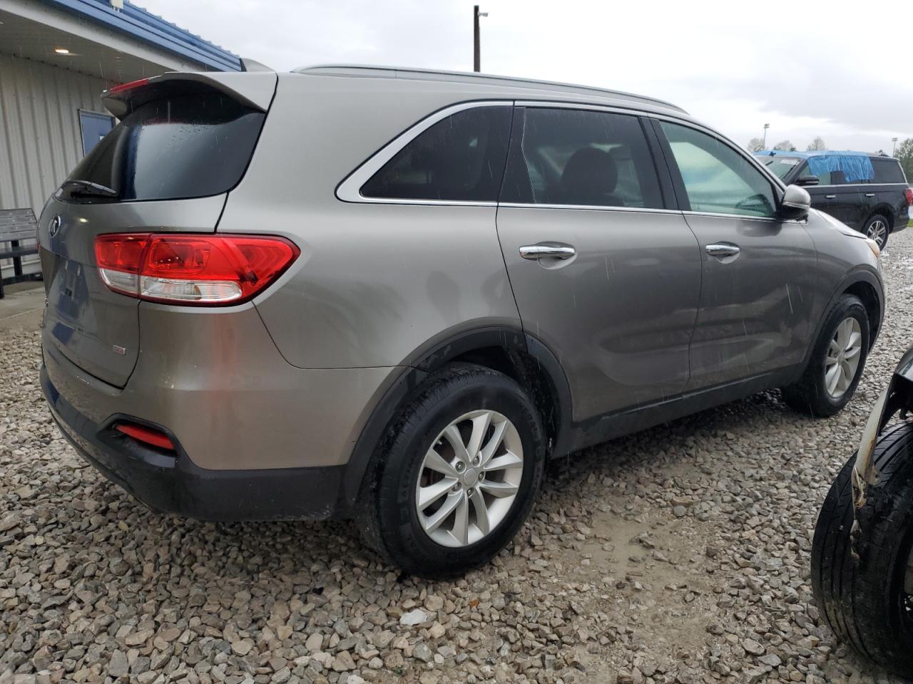 2018 Kia Sorento Lx - Image 3